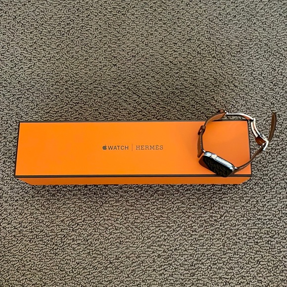Hermes Accessories - *LIKE NEW* Apple Watch Hermes Series 4 Tour 44 mm Deployment Buckle